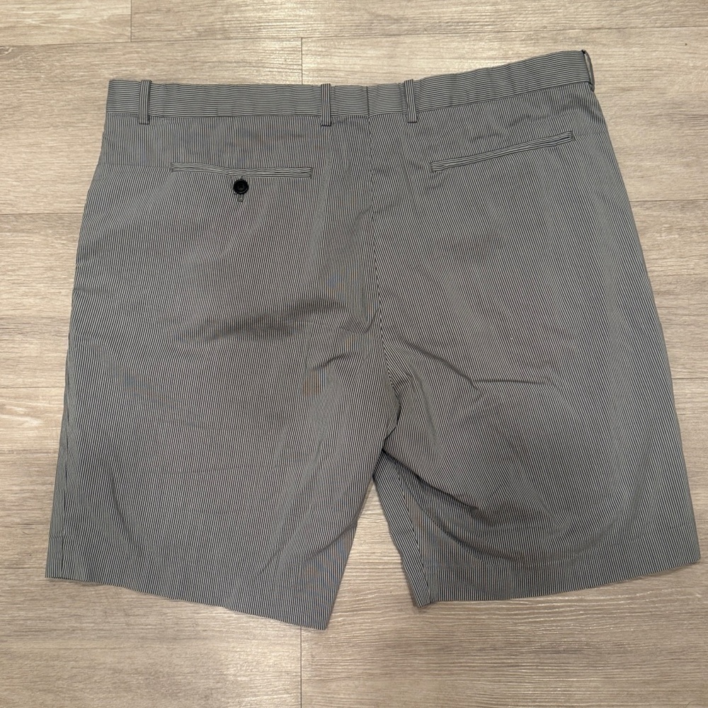 Theory Grey Shorts 9’ - Picture 3 of 4